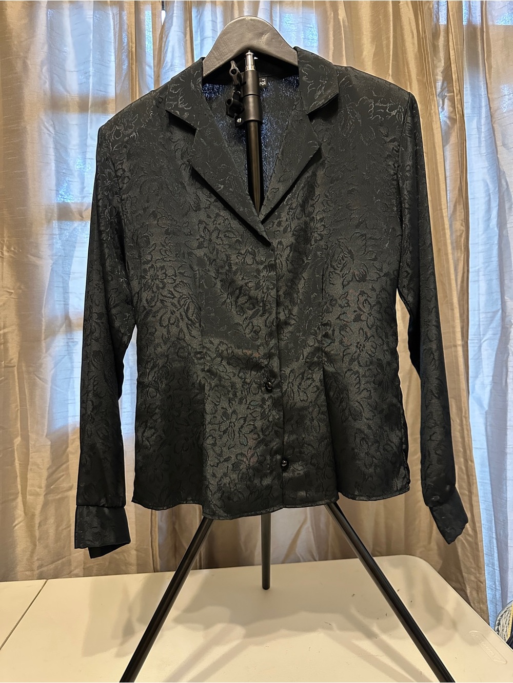 Black Floral Jacquard Button-Front Women's Blouse